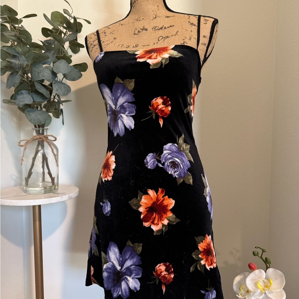 Forever 21 Black Floral Mini Dress